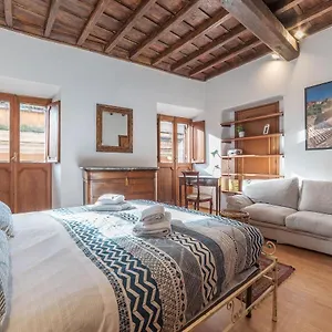 Montecitorio & Pantheon Stylish Flat Apartment