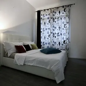https://lux-apartman.it-lombardy.com
